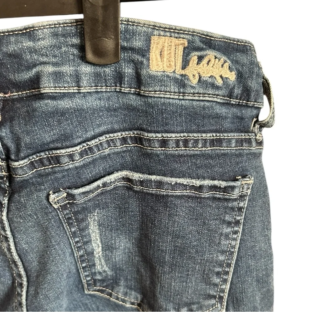 Kut from the Kloth Distressed Stretch Medium Wash Jeans Size 8 EUC Straight Leg - Picture 5 of 7